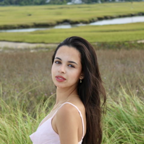 Jullya headshot